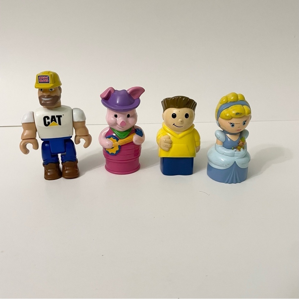 Mega Bloks Lot of 4 Construction Worker Piglet Cinderella Toys Figures